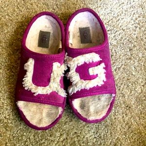 Kid ugg slippers 🎉🎉🎉24 Hour Sale 🎉